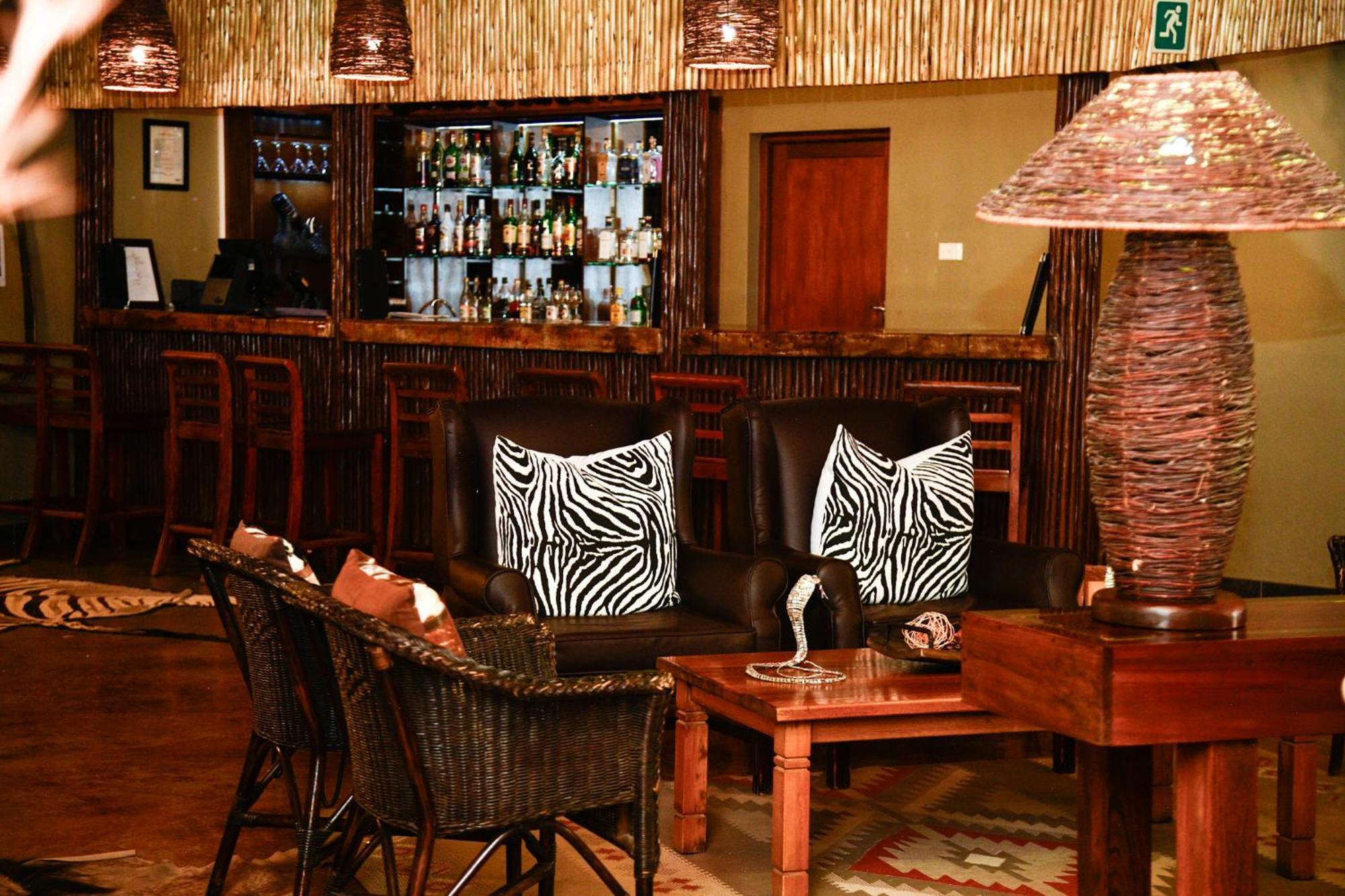 ליידיסמית The Springbok Lodge מראה חיצוני תמונה