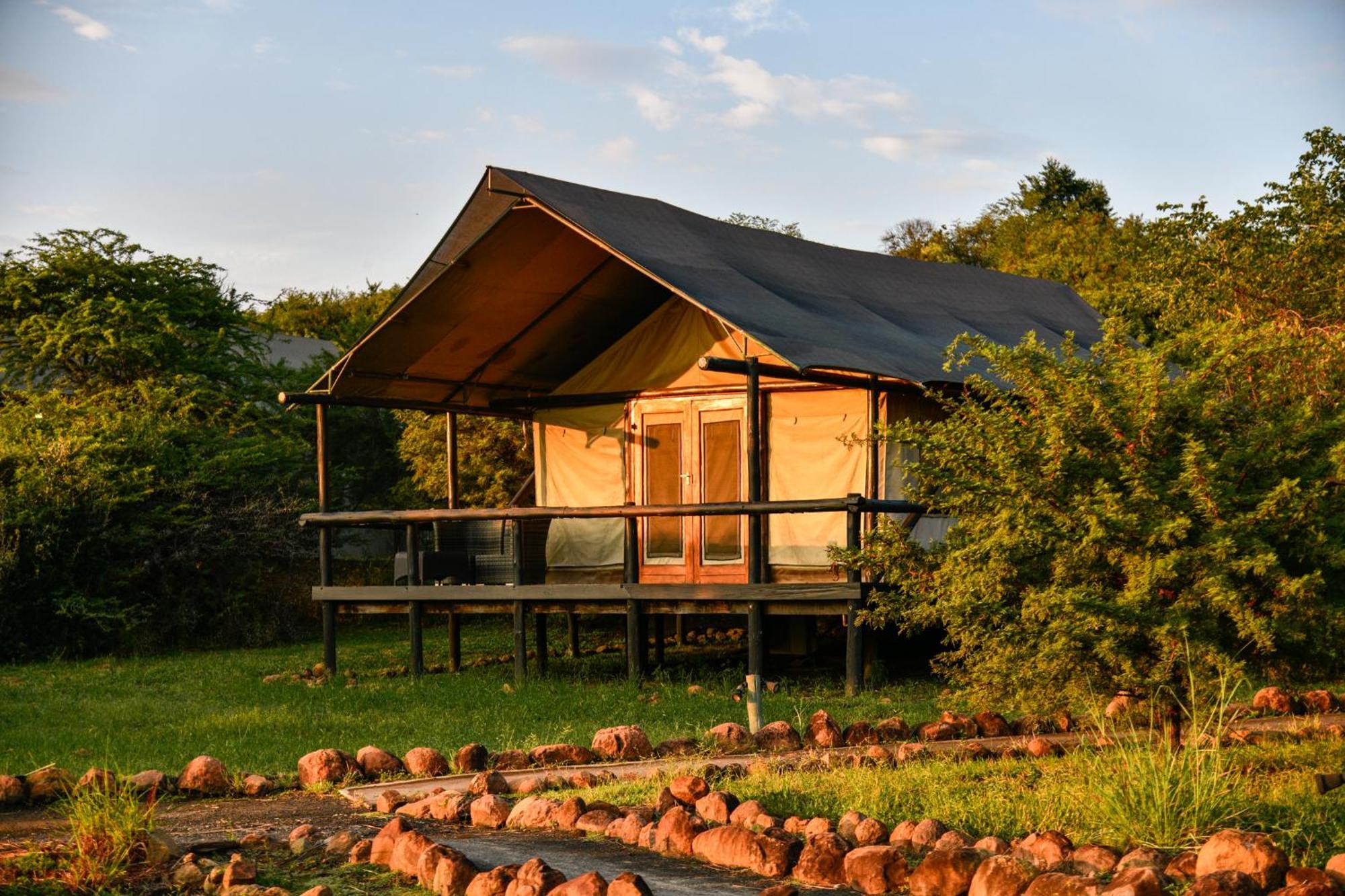 ליידיסמית The Springbok Lodge מראה חיצוני תמונה