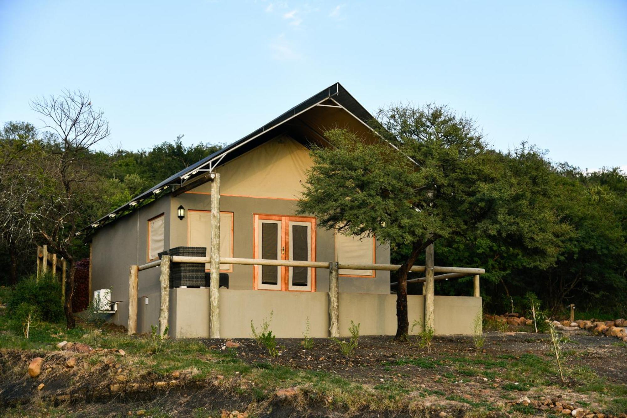 ליידיסמית The Springbok Lodge מראה חיצוני תמונה